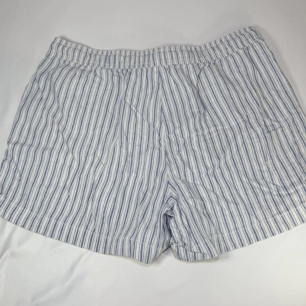 St. John's Bay Shorts Women's XL Blue White Stripe Linen Blend‎ Pull On